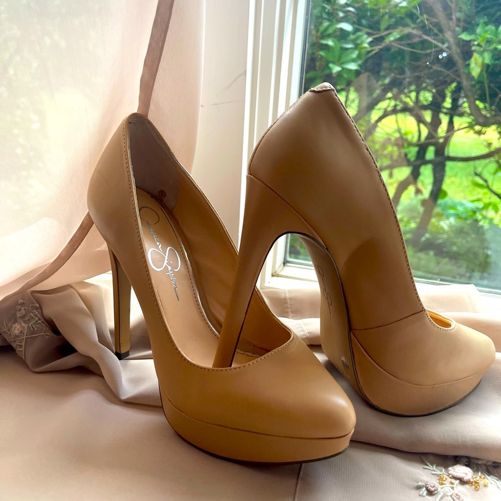 Jessica Simpson platform pumps